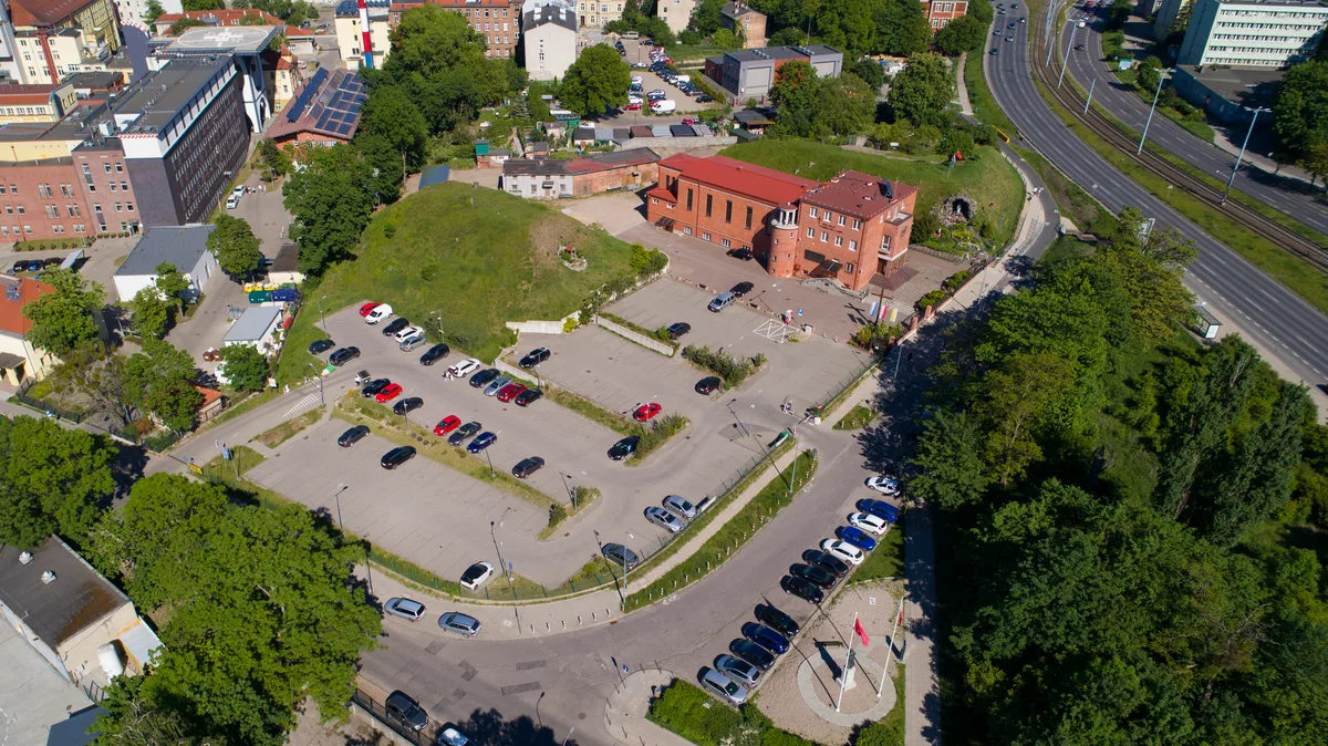 Parking Królewski w Gdańsku przy ul. Ks. Franciszka Rogaczewskiego